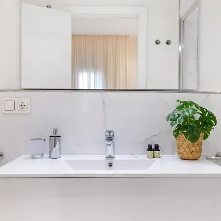 Vista Piscina Y Gran Terraza Ref Cadiz 111 * Marbella