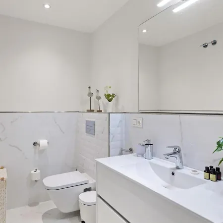 Vista Piscina Y Gran Terraza Ref Cadiz 111 *